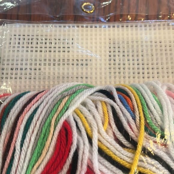 Temptations Holiday North pole Couple Canvas Kit new - Picture 5 of 6